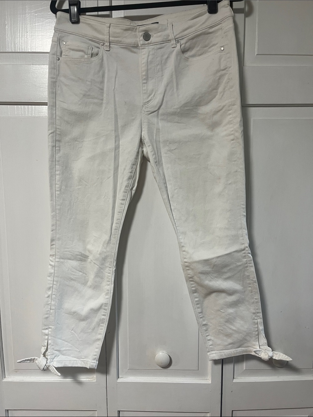 Ann Taylor Slim Straight 3/4 Jeans in White with Tie Hem